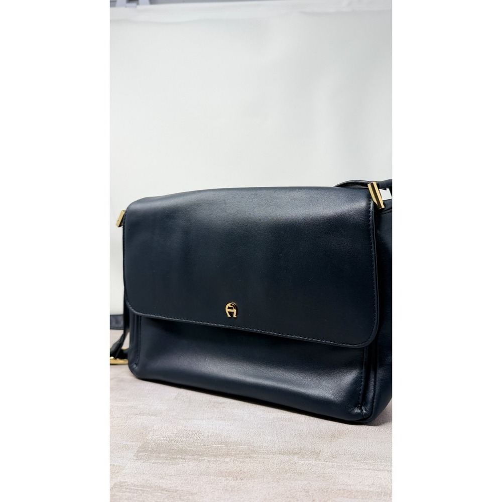 Vintage Etienne Aigner Navy Blue Leather Crossbody Shoulder Bag Organizer - Picture 3 of 8
